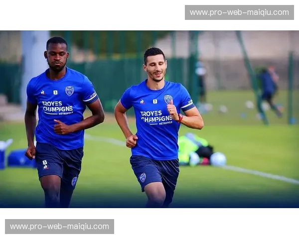 尼奥尔vs巴黎：一场不插电的艺术与激情碰撞